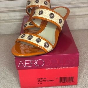 New, Aerosole, Low Heel women’s sandals- Size 9